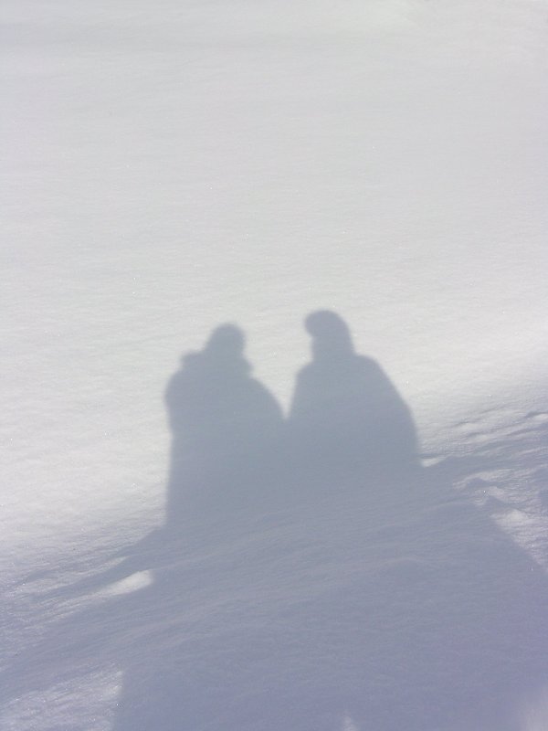 Schatten im Schnee